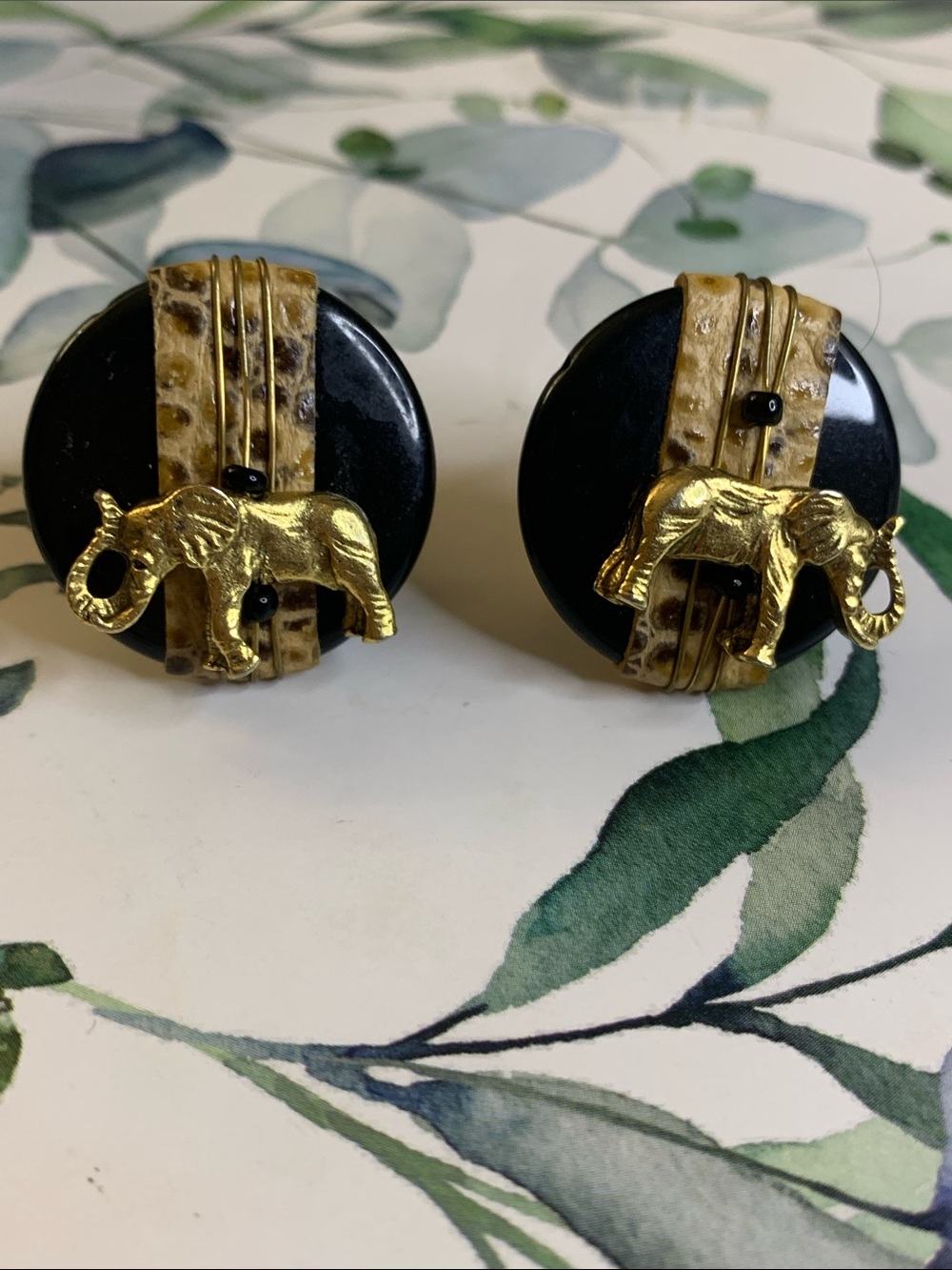 Vintage Gold Elephant Accent Black and Beige Round Clip-On Earrings